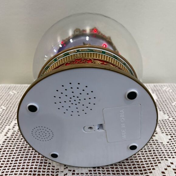 2006’ Circa🎄 Christmas musical melody globe🎄Christmas decorations🎄Carousel - Picture 8 of 11